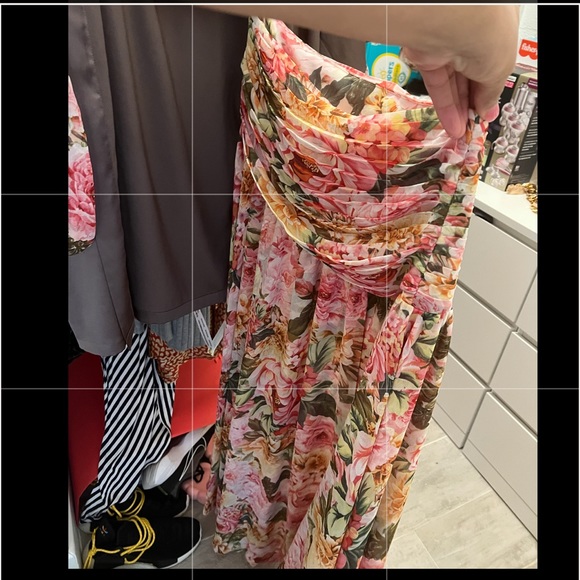 Sienna one sleeve gown by Bronx and Banco - Size Medium // Brand New, never worn - Picture 10 of 11